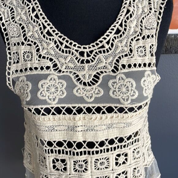 Lovely ecru lace/mesh 100% cotton tank. Small. - Picture 3 of 6